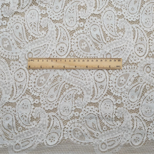 100% polyester lace fabric knitted for party weddings clothing