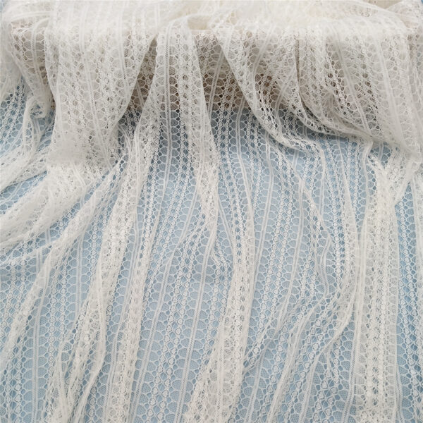 factory direct sales low price white nylon lace fabric with flower